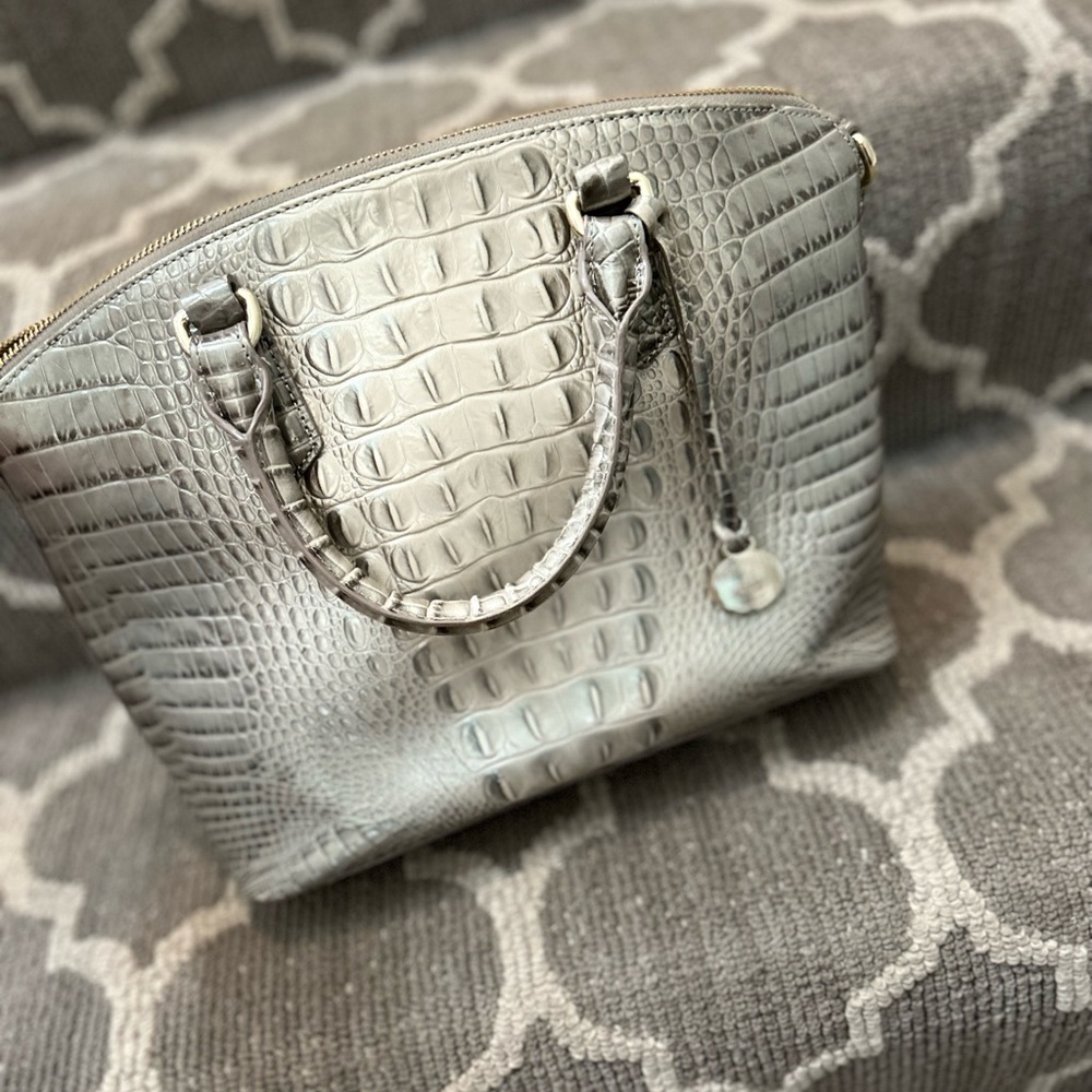 I’m selling my purse with match wallet.